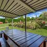 La Corte With Amazing Pool And Garden Вилла Колико