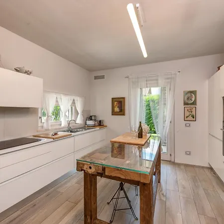 La Corte With Amazing Pool And Garden Вилла *
