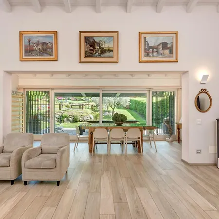 Вилла La Corte With Amazing Pool And Garden *