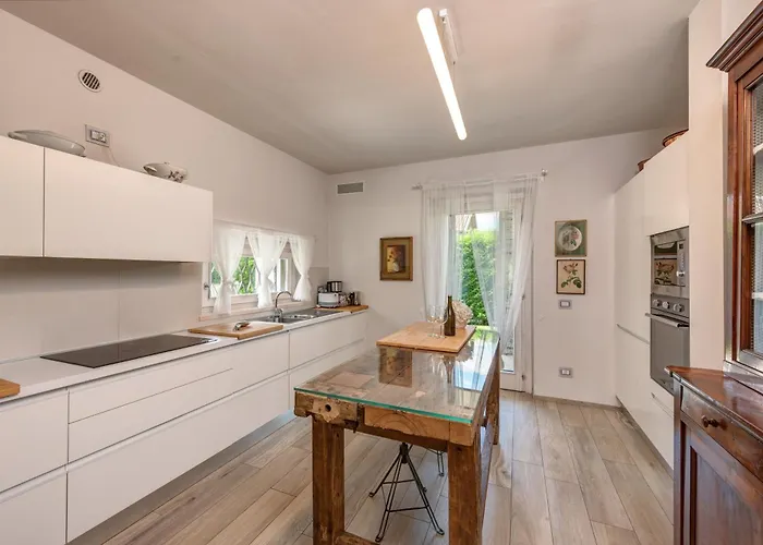 La Corte With Amazing Pool And Garden Вилла *