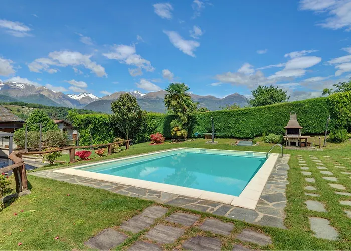 Villa La Corte With Amazing Pool And Garden Colico