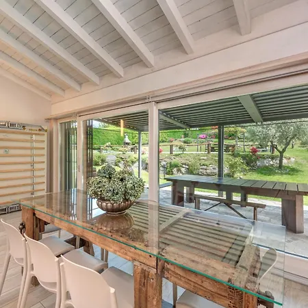 La Corte With Amazing Pool And Garden