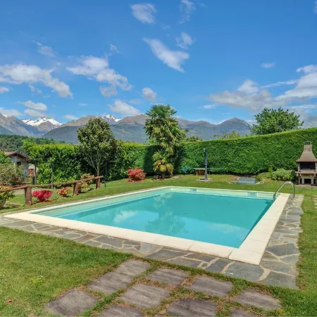 Villa La Corte With Amazing Pool And Garden Colico